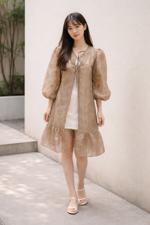 Karin Outer in Brown