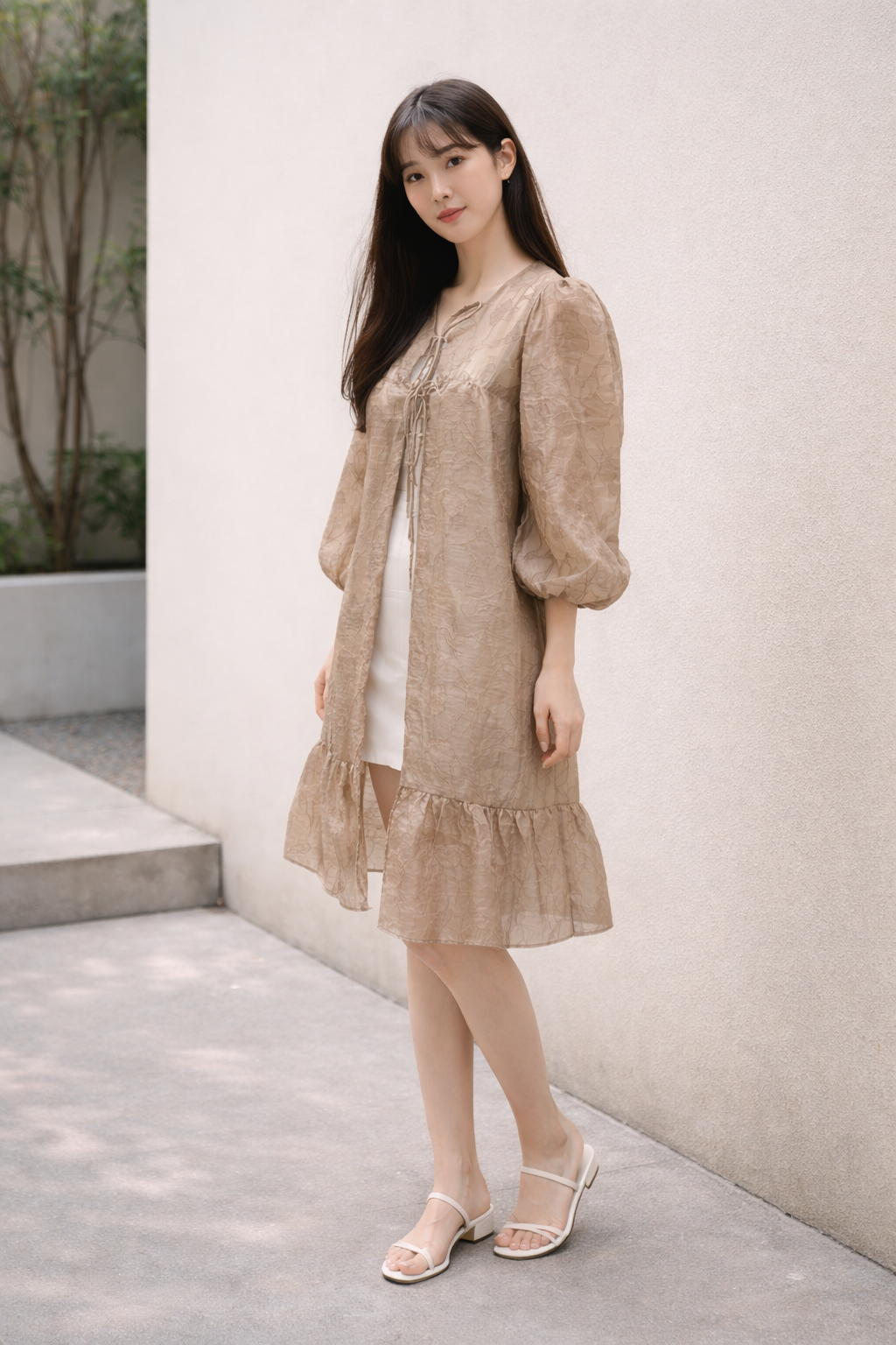 Karin Outer in Brown