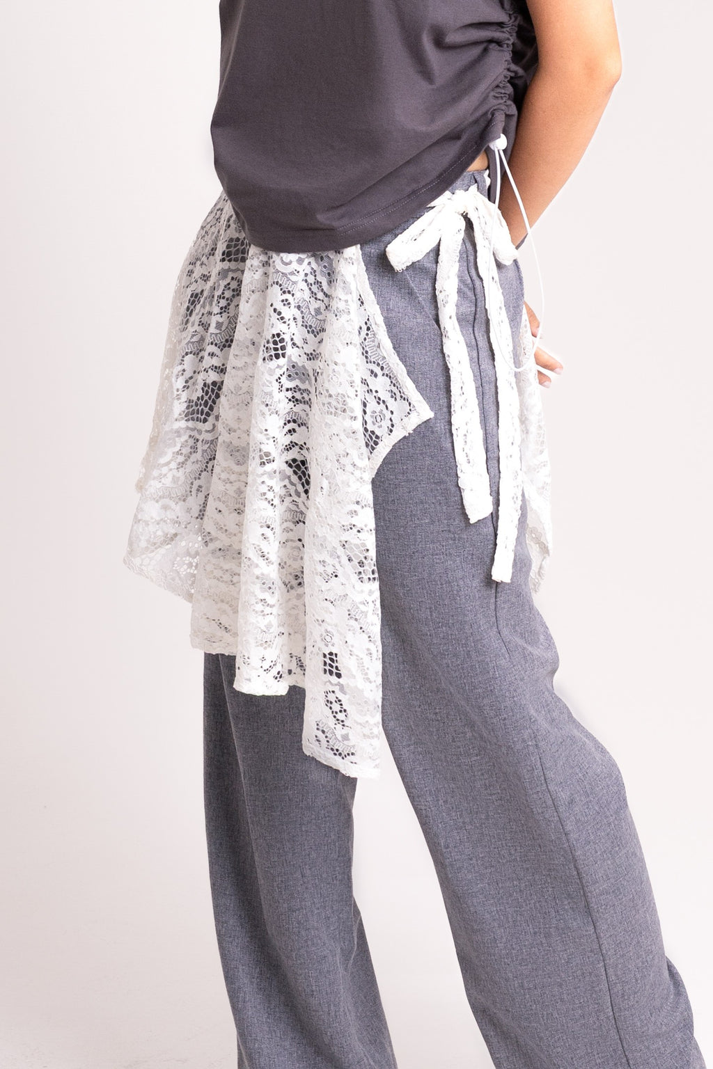 Jiwon Pants with lace
