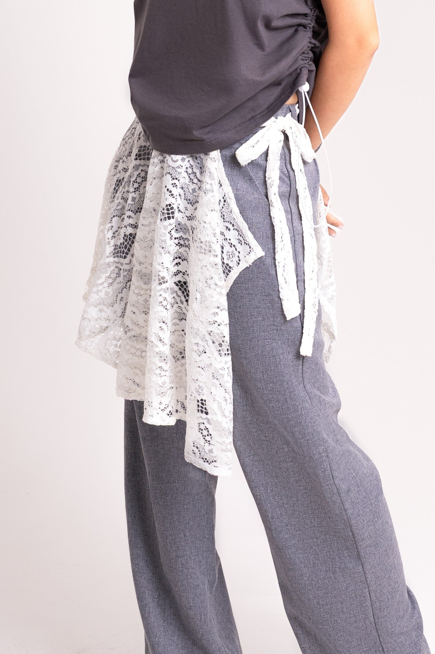 Jiwon Pants with lace